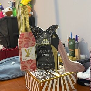 Instinct design wood lacquer stand up Art shelf decor